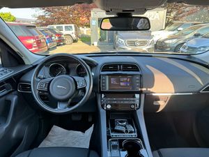 Uygun fiyatlı-kullanılmış-Jaguar-F-PACE Pure-AWD-SHZ-TEMPOMAT-hazır-ihracat SUV için, düşük kilometre - Product Image 3