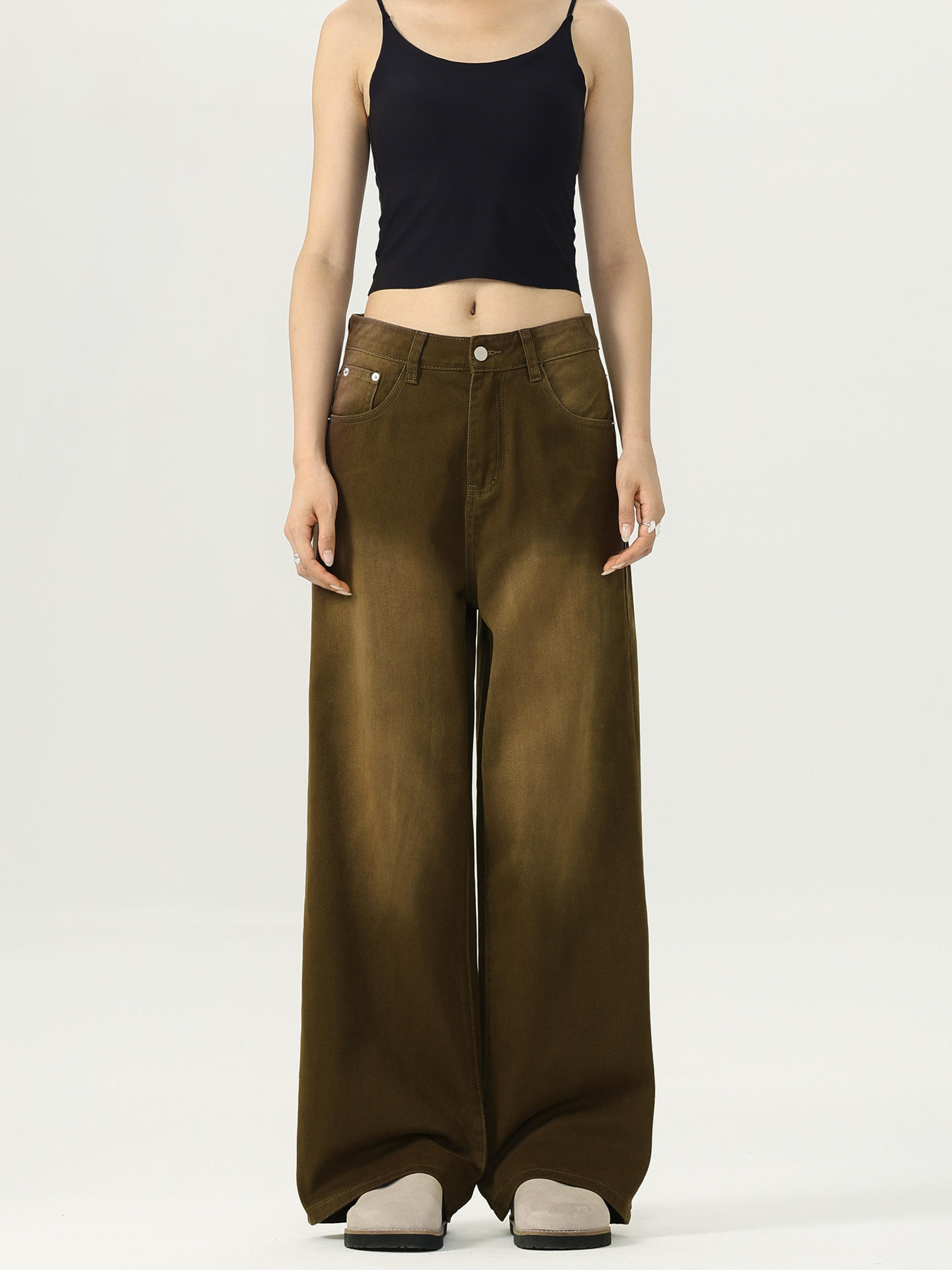 สีน้ำตาล