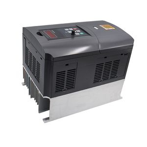 Entrada única de 220v, salida de 380v 4KW 4HP-18A Unidad de frecuencia Variable VFD inversor VSD control de velocidad para enrutador CNC