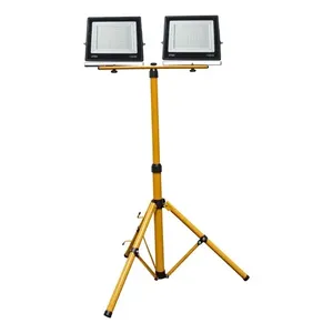 クールな白色光を発光する2つの100w LEDリフレクター付き屋外照明三脚 - Product Image 2