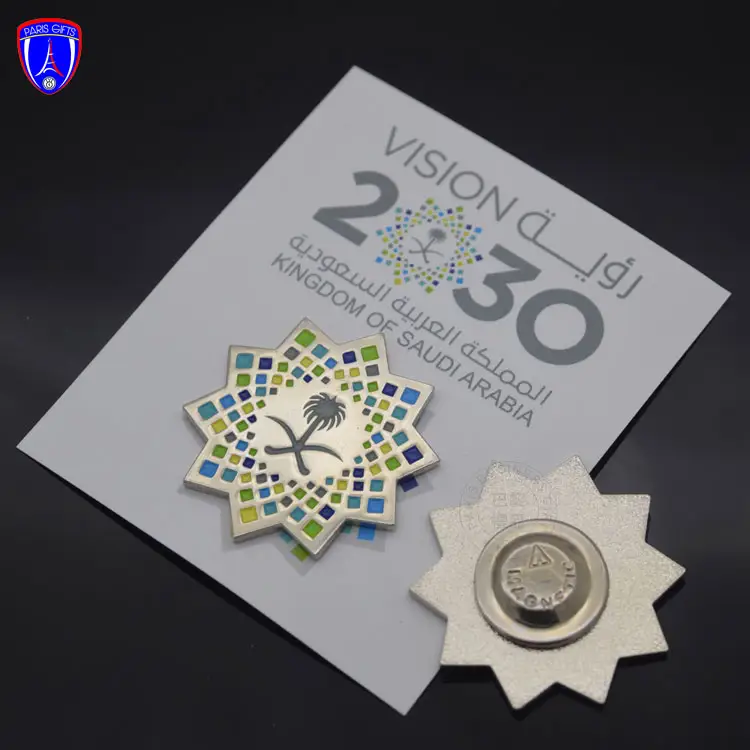सऊदी अरब राष्ट्रीय दिवस केएसए दृष्टि 2030 चुंबक तामचीनी पिन पैकेजिंग कार्ड Oem फैक्टरी सऊदी अरब चुंबक ब्रोच पिन बिल्ला मनु
