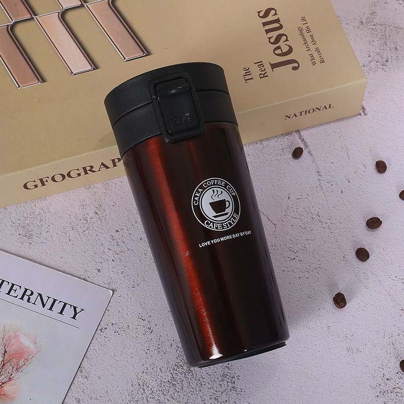 สีแดงเข้ม