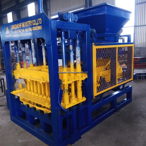 Maquinaria Cementera de Hormigón Qingdao Darifeng Machinery Co. Ltd. Línea de Producción de Máquinas Automatizadas para Fabricar Bloques y Ladrillos EN EL Cemento DE LA Mujer - Product Image 1