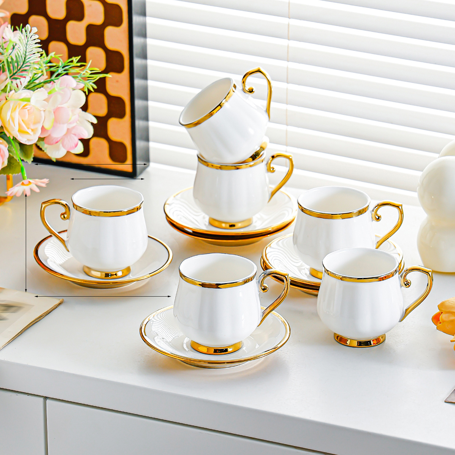 5001-6 cups and 6 saucers