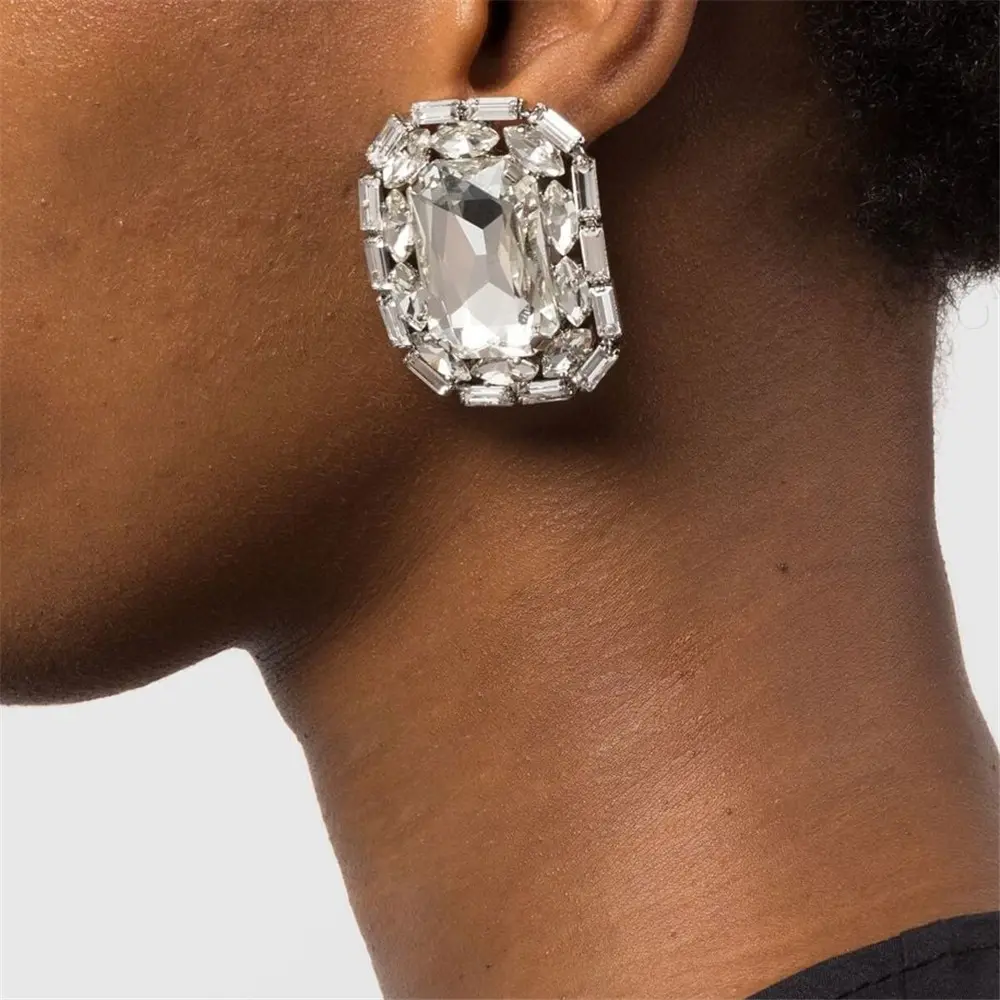 Minimalist Square-Cut Rhinestone Earrings, Luxurious and Petite Stylish Stud Earrings for Women's Ear Adornments