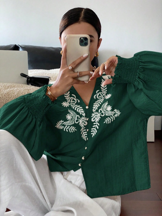 สีเขียวเข้ม