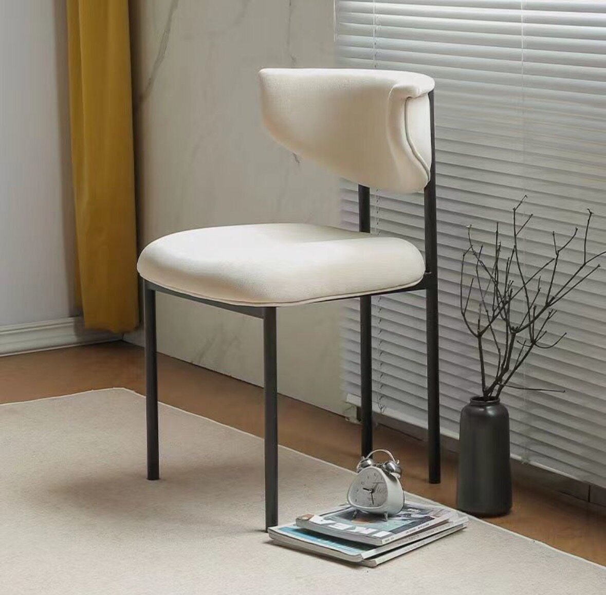 Single table + 4 chairs