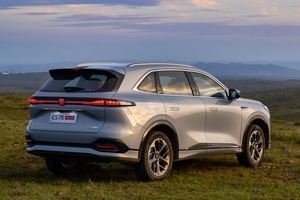 China Cheap Automobile New Changan <strong>CS</strong> 75 2WD Gasoline Auto <strong>Vehicles</strong> 2025 Changan CS75 Plus 2021 2023 2024 SUV <strong>Car</strong> for Sale - Product Image 4