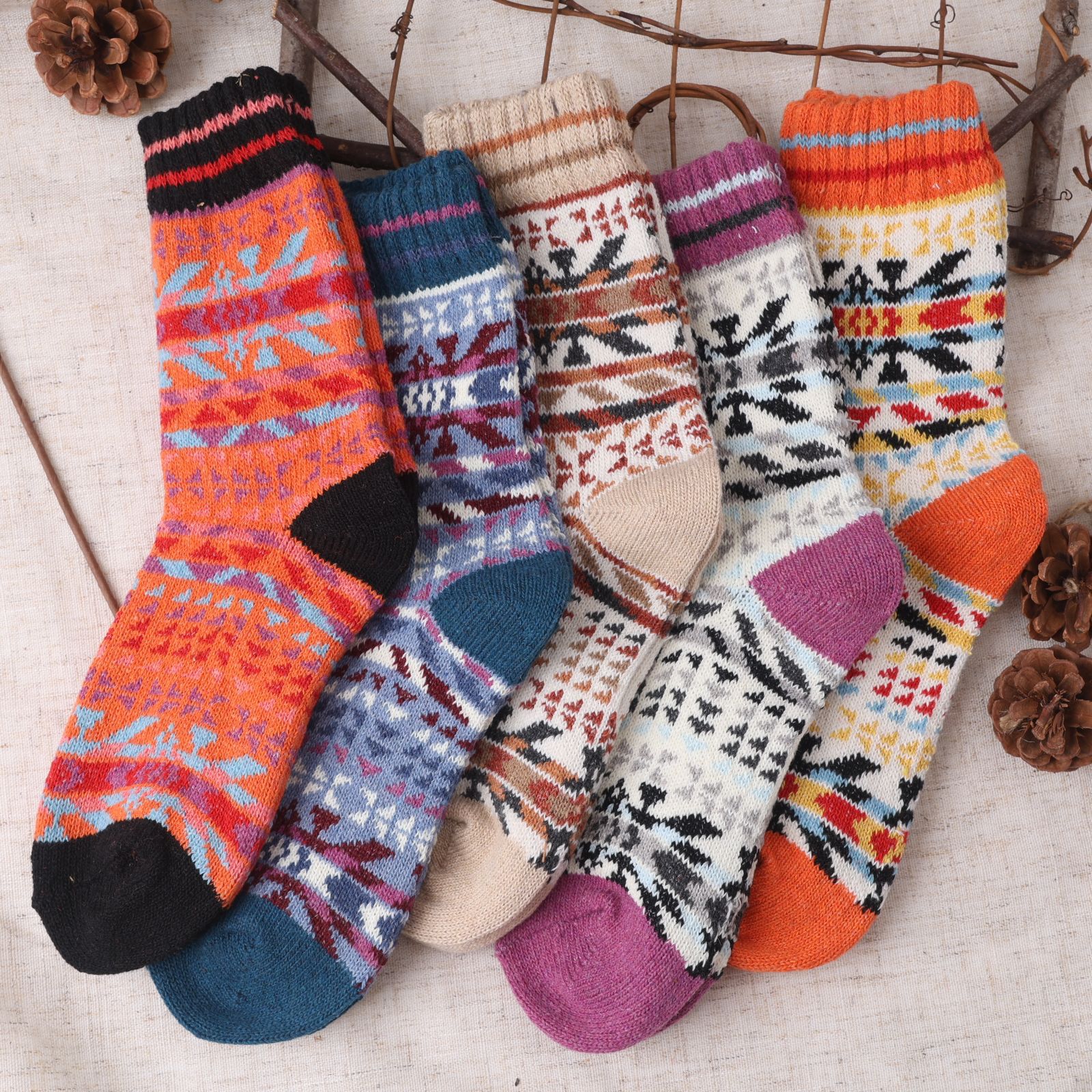 Women's socks with triangle grids (thick line)