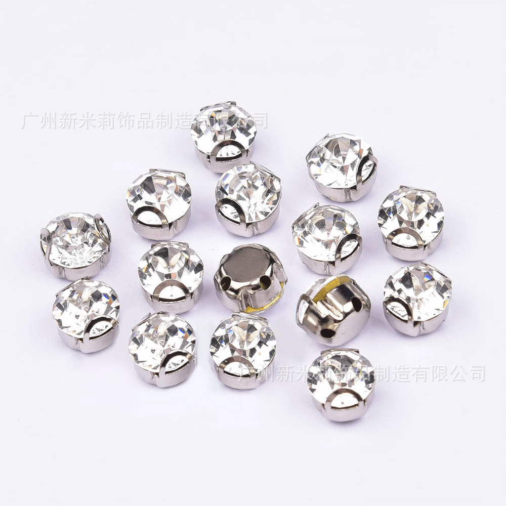 Base K blanche avec diamants blancs (griffe d'oreille)