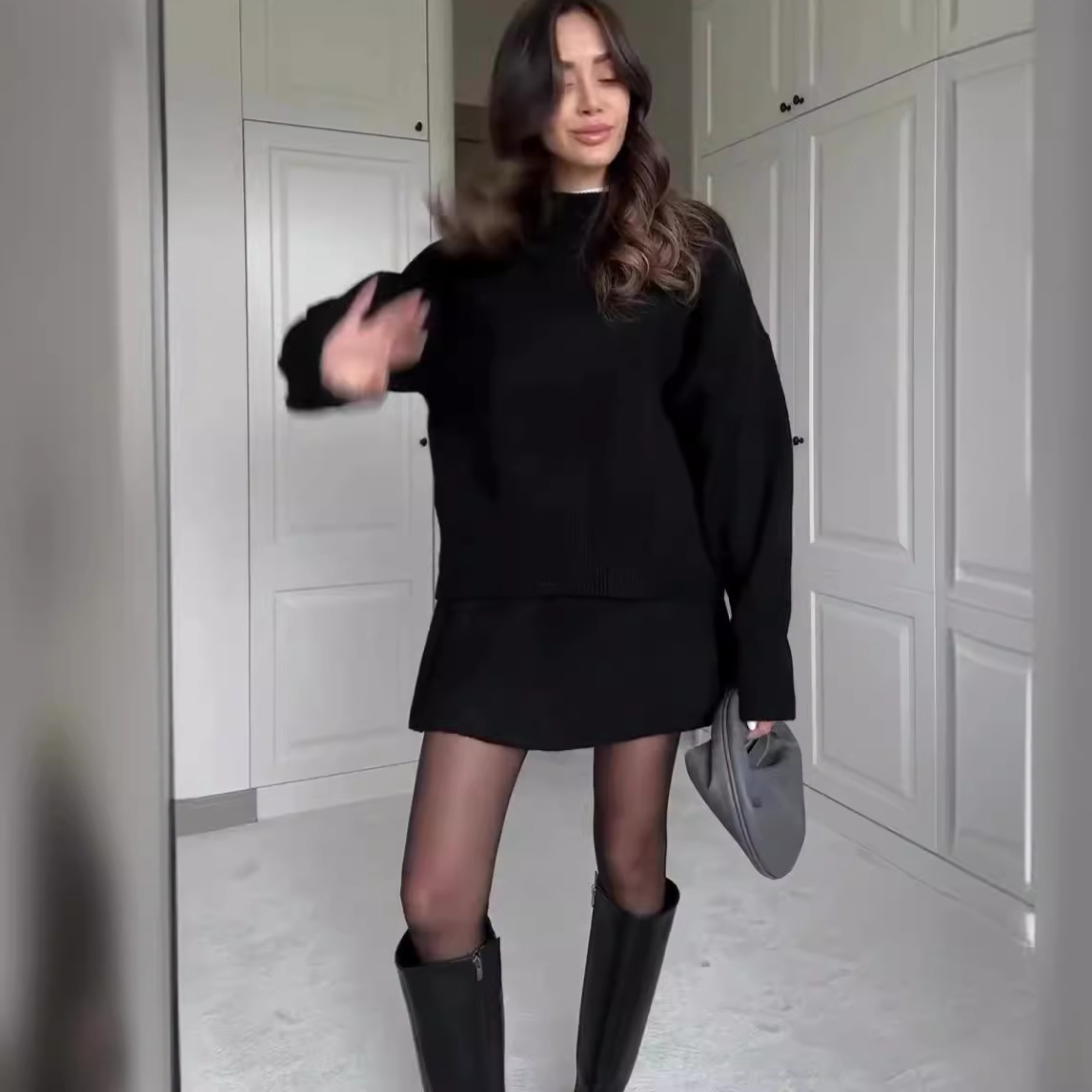 Black Crewneck (0597)
