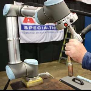 Brazo robótico colaborativo UR5e con pinza robótica CNGBS de tres dedos para manipular como robot Cobot - Product Image 3