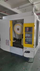 ศูนย์กัดเครื่องจักร10แกน CNC แนวตั้งเป็นมิตรกับสิ่งแวดล้อมศูนย์กัด T500