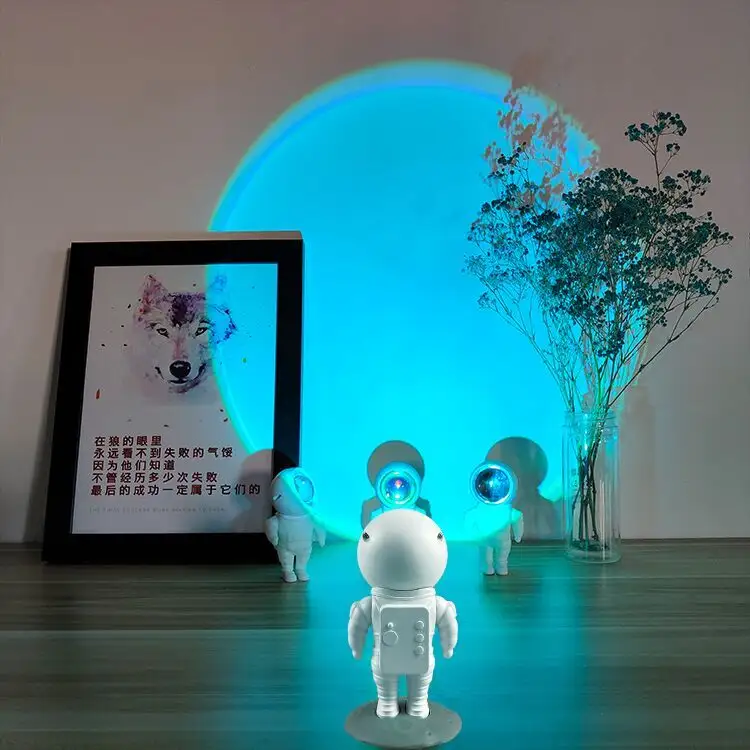 Nuovo Design LED Sunset Mini Robot Lamp 360 gradi astronauta Night Light Sunset proiezione lampada da tavolo a LED
