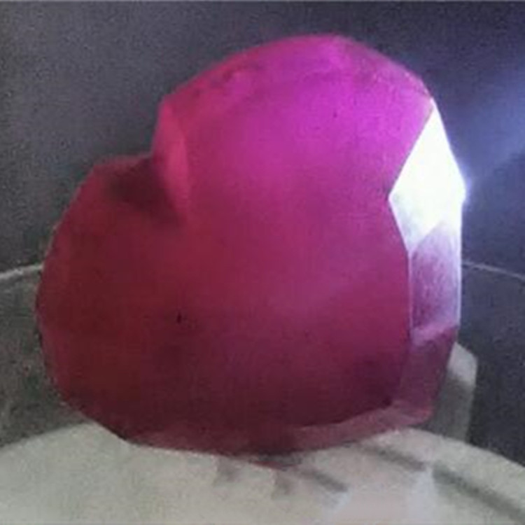 220ct gemma sciolta di berillo rosso naturale