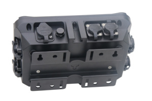 IP65 <strong>1</strong> in 8 <strong>Output</strong> DMX Isolated or Wireless Splitter 8 Console DMX 512 LED Signal Splitter Can with Powercon True <strong>1</strong> <strong>Input</strong> - Product Image 3