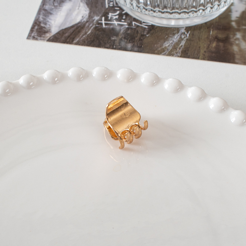 7 # petite griffe carrée-or-1.2cm