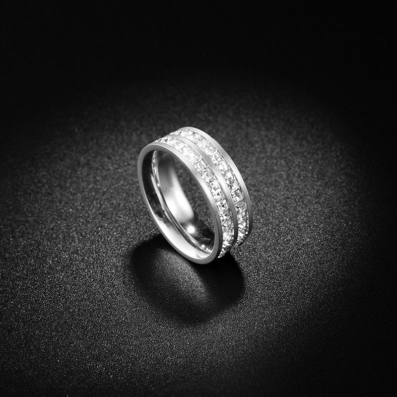 Double rangée de diamants argentés