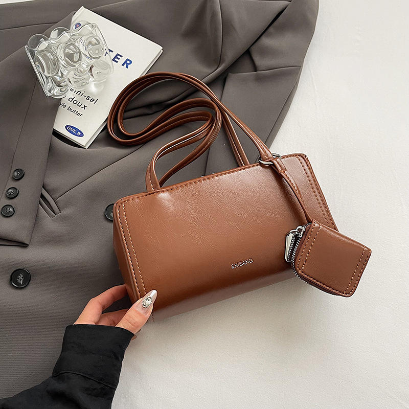 สีน้ำตาล