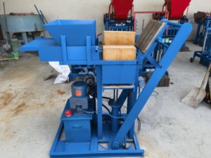 Máquina de ladrillo de bloque de construcción de enclavamiento multifuncional Simple 2-45 máquina de ladrillo de arcilla prensa hidráulica - Product Image 2