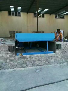 10ton Material <strong>Loading</strong> <strong>Platform</strong> Truck Used Mobile Yard Ramp Forklift Container Dock Ramp <strong>Loading</strong> <strong>and</strong> <strong>Unloading</strong> <strong>Platform</strong>