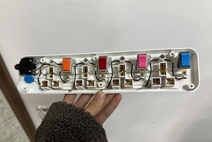 工厂4路多扩展插座单个开关多插头过载电涌保护器，带USB + C型