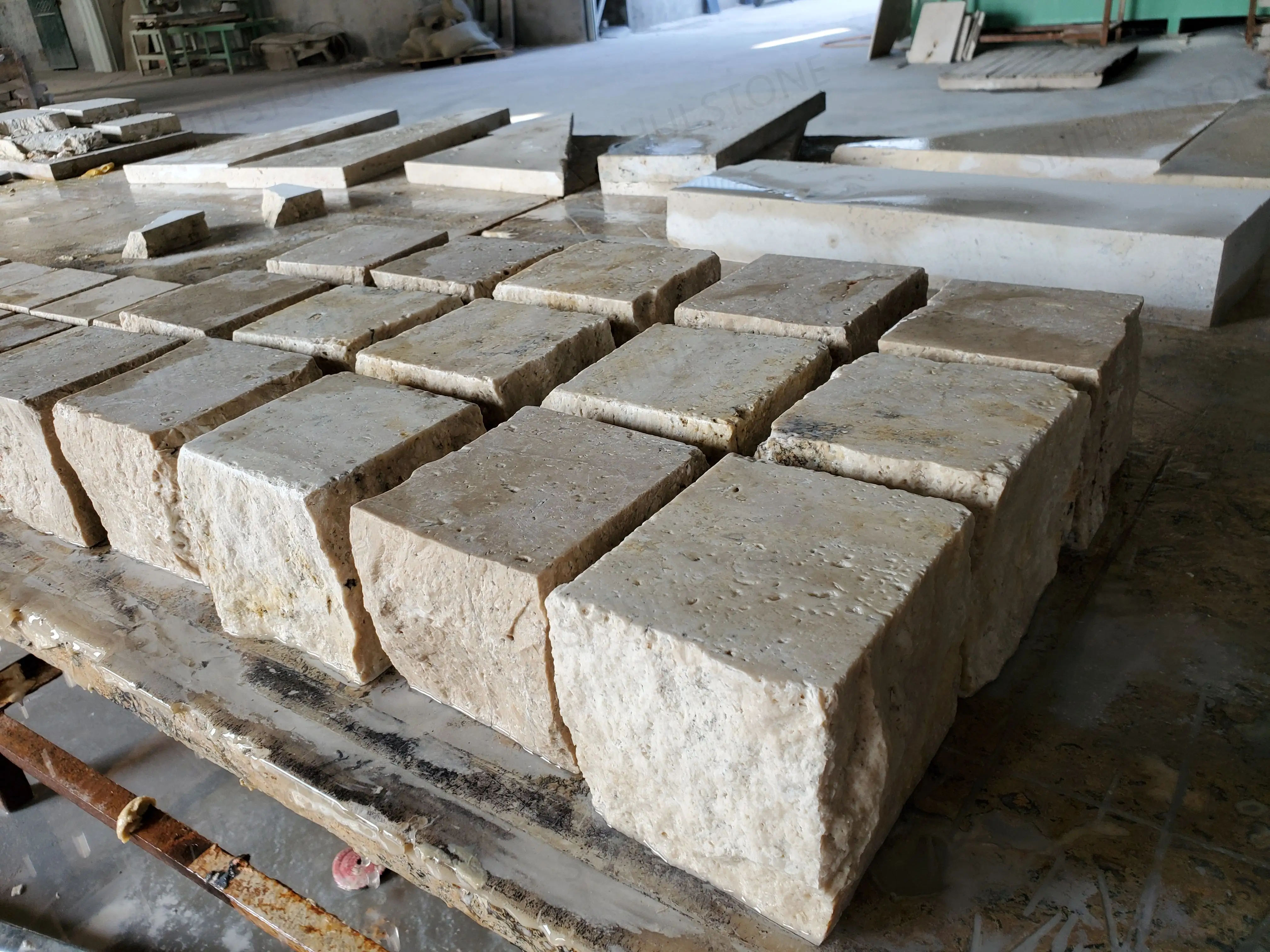 SHIHUI Wholesale Henan Travertine Natural Marble Cut-to-Size Tile Villa Antique Travertine Natural Cobblestone-Traditional