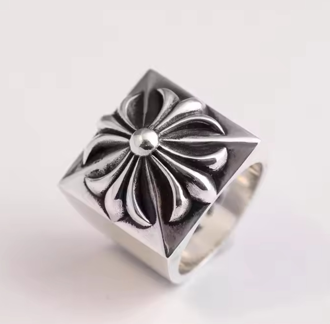 Bague croix carrée