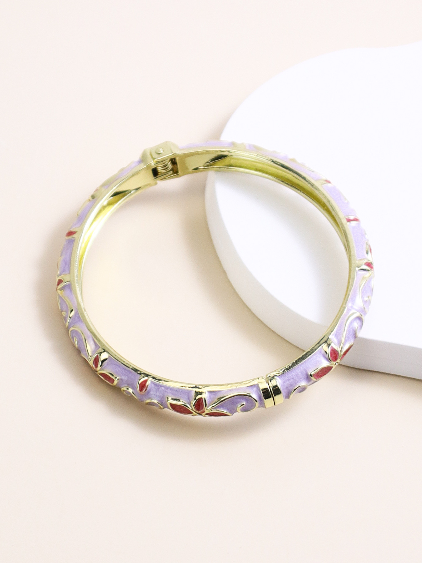 Four-leaf clover-pale purple oval