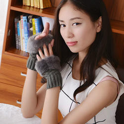 สีเทาเข้ม