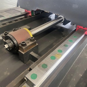 四轴铣床采用数控立式加工中心低成本VMC机床VMC1580 - Product Image 4