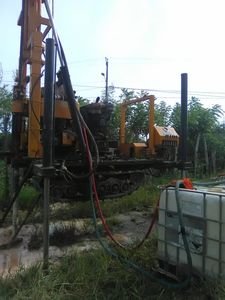 Hot Sell New Mobile Foundation <strong>Drilling</strong> Rig Hydraulic Diesel Engine Core Borehole <strong>Drilling</strong> Rig Used for <strong>Roads</strong>