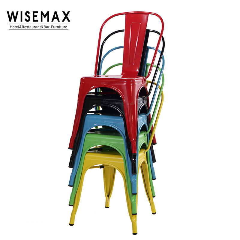 Chaise de salle à manger en métal