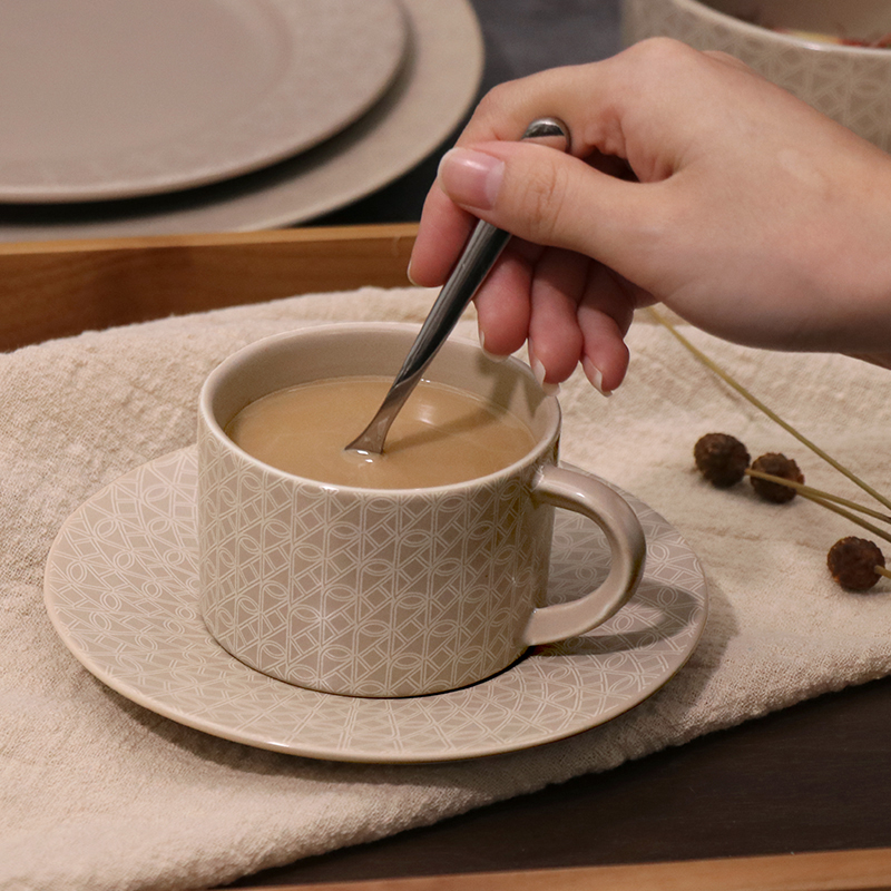 Tasse à café avec soucoupe