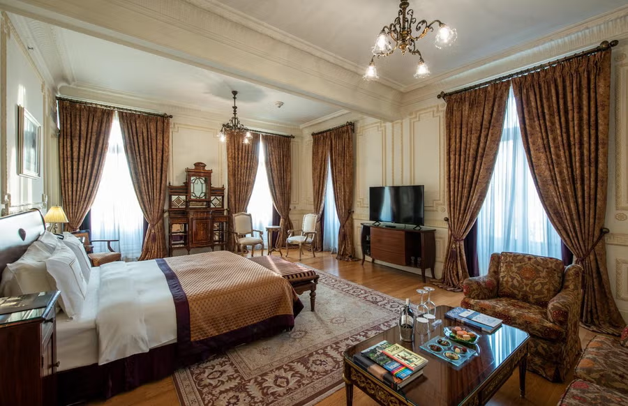 Deluxe Suite