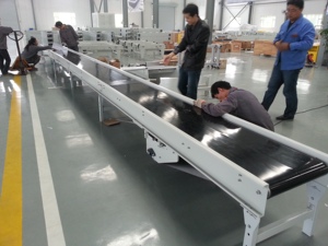 Máquina transportadora de banda de PU multifunción con cinta transportadora de rodillos automática para sistema transportador de carga y descarga