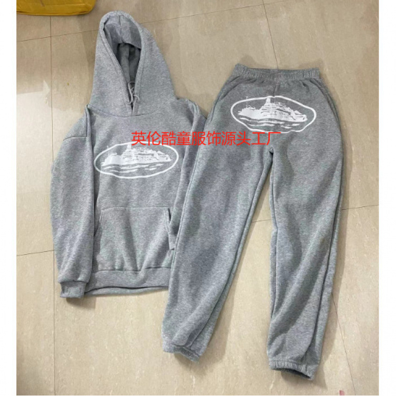 Traje gris claro