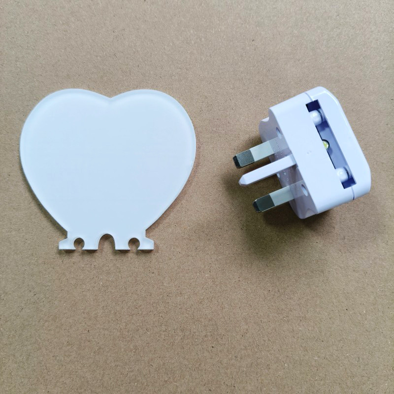 Heart-shaped acrylic - 82.6x76.5x4mm - UK plug