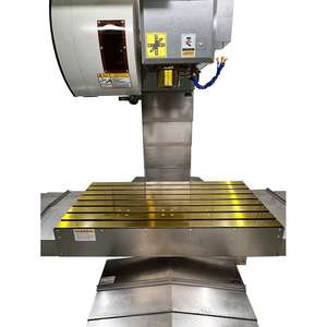 ศูนย์กัดเครื่องจักร CNC VMC1370พร้อมระบบควบคุม Fanuc สายพานลำเลียงชนิดโซ่