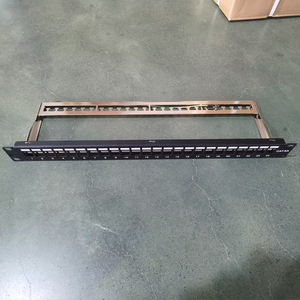 Panel de conexiones blindado de montaje en rack de 19 "Marco de distribución de red con 24 puertos para gestión de cables de red - Product Image 2