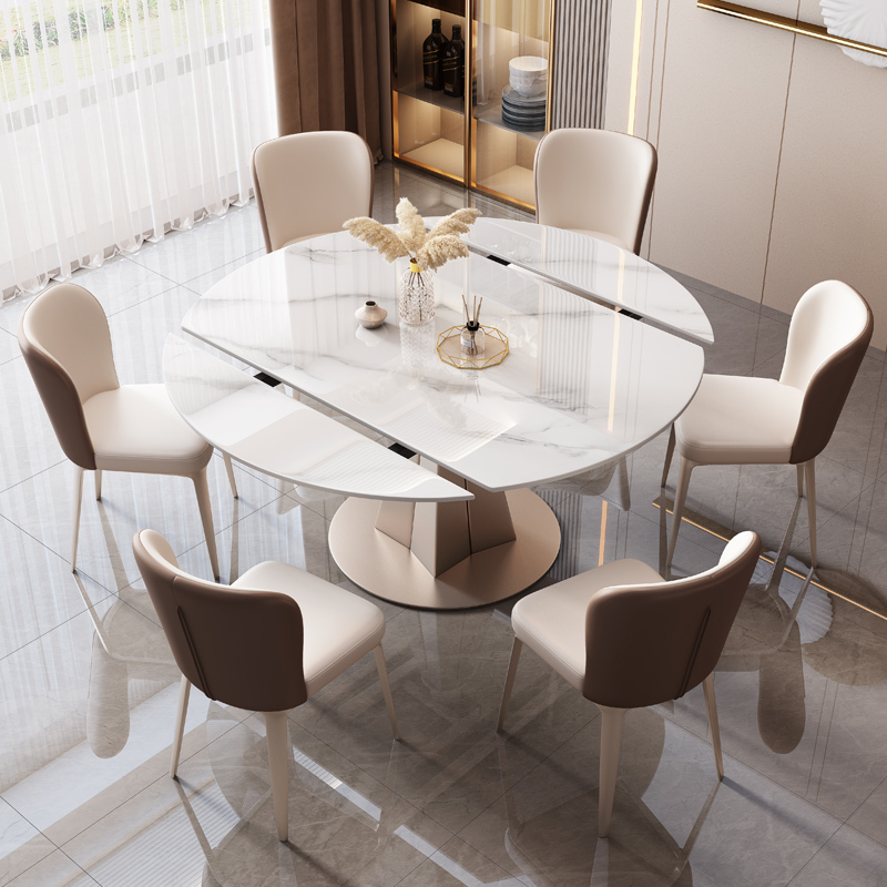 Una mesa con seis sillas