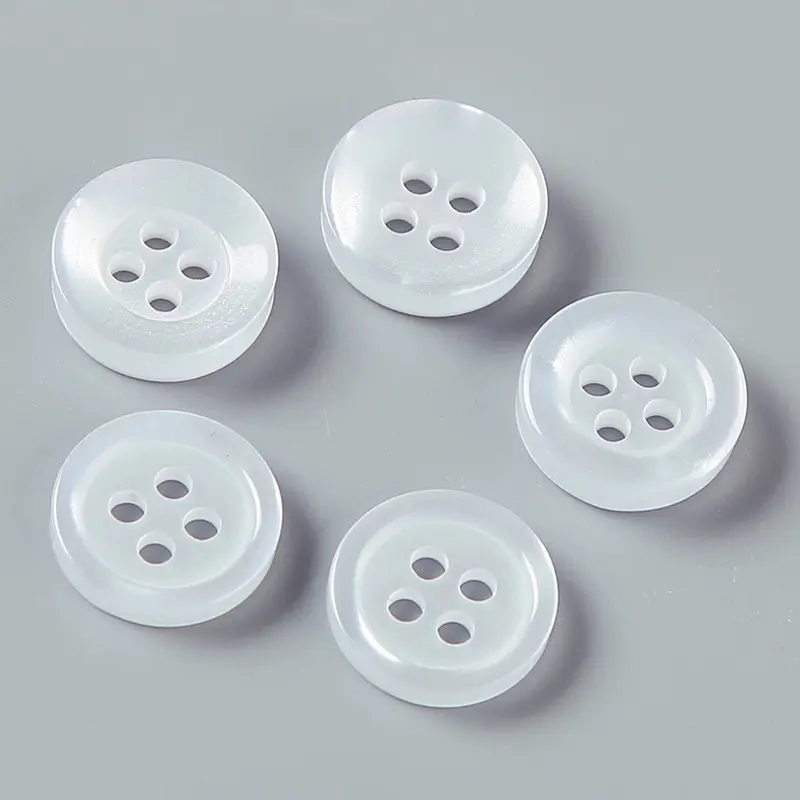 Fabricantes de botones de resina Botones de resina grabados personalizados redondos de 4 agujeros para hombres Polo
