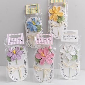 Bán Buôn Dệt Tay <span class=keywords><strong>Lily</strong></span> Hoa Crochet Bó Hoa Nhân Tạo Dệt Kim Trang Trí Với Hoàn Thành Cái Nhìn Cho Món Quà Ngày Của Mẹ Cho - Product Image 3