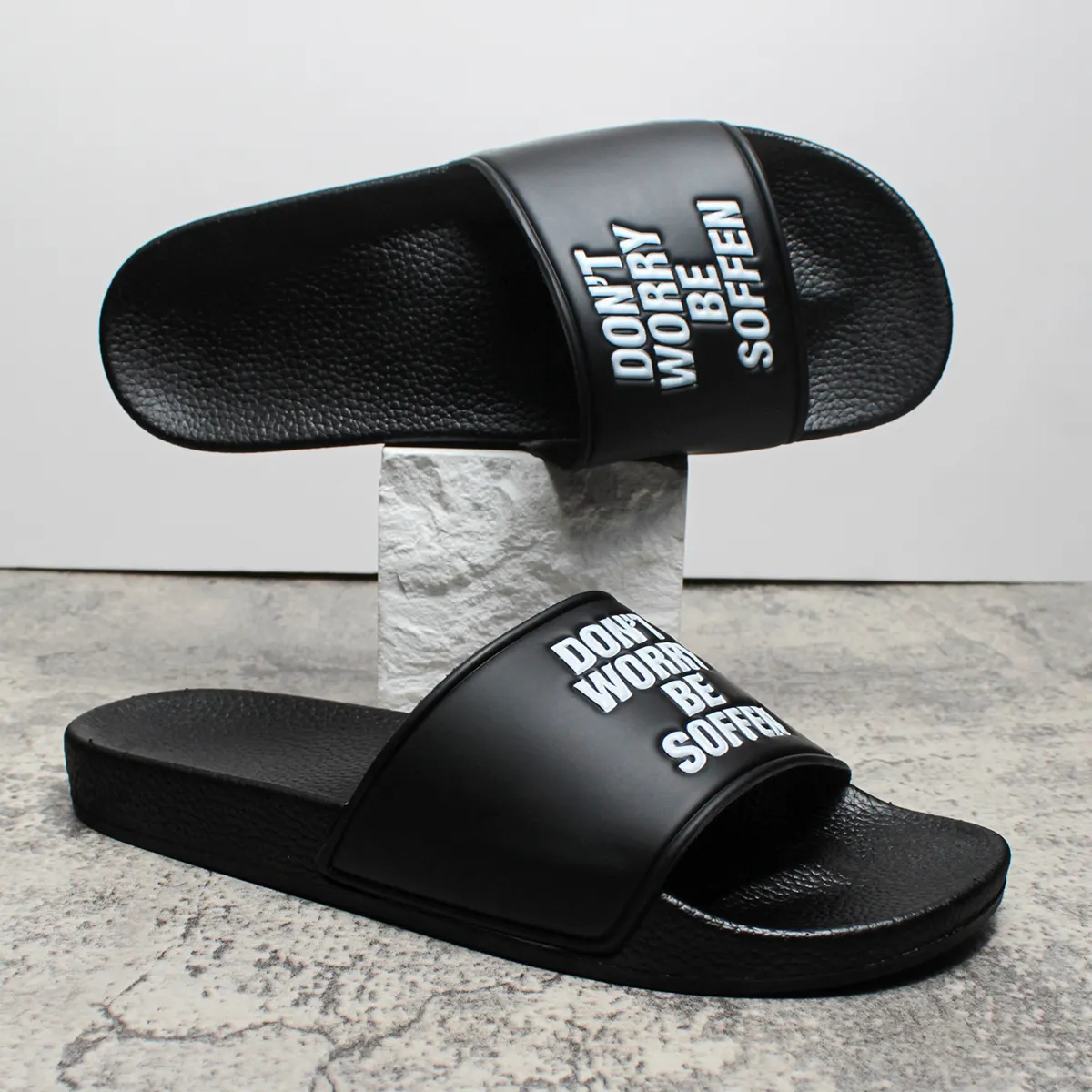 Outdoor Stylish Slides Slippers Designer Slides Men Sandals Summer Fashion Flat Casual Black Women Slippers
