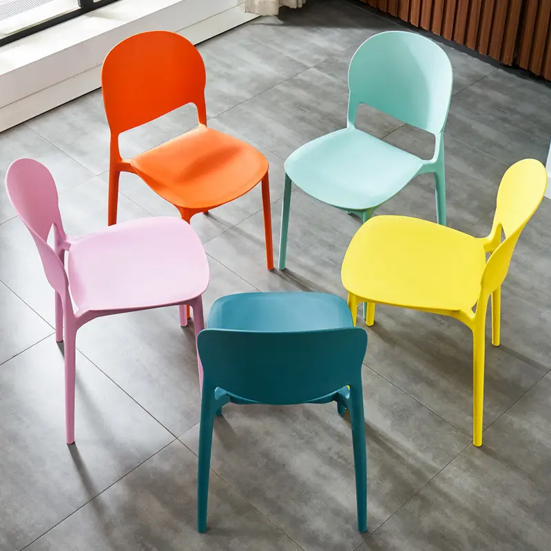 Высококачественный современный пластиковый итальянский стул Штабелируемый белый кухонный Кафе Ресторан Пластиковые обеденные стулья