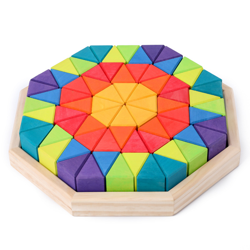 Combinaison triangulaire en tilleul