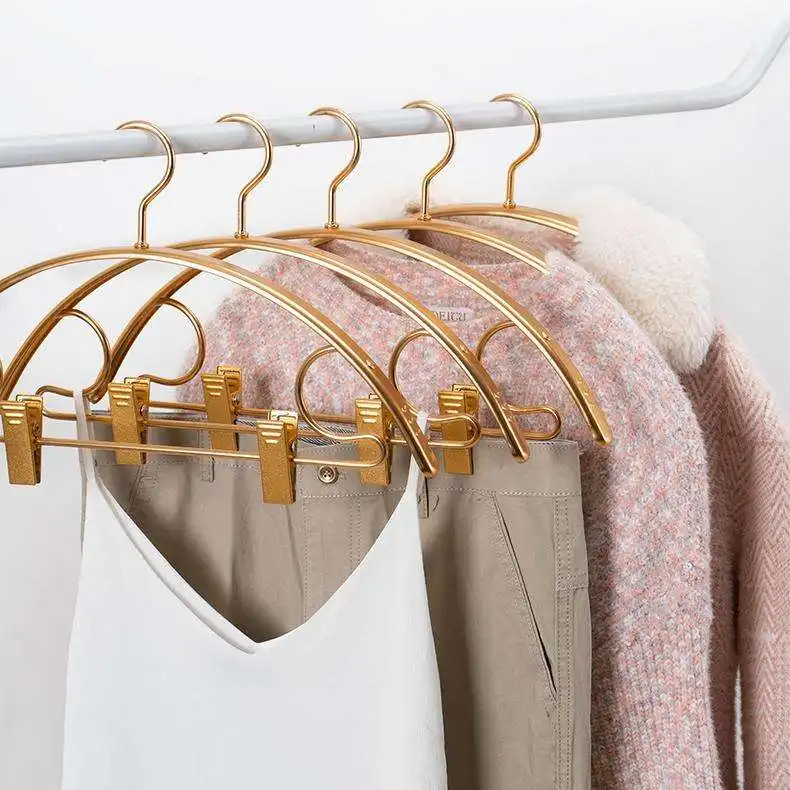 LEEKING wholesale new design high-quality multifunctional no trace non slip metal clothes hangers with clips