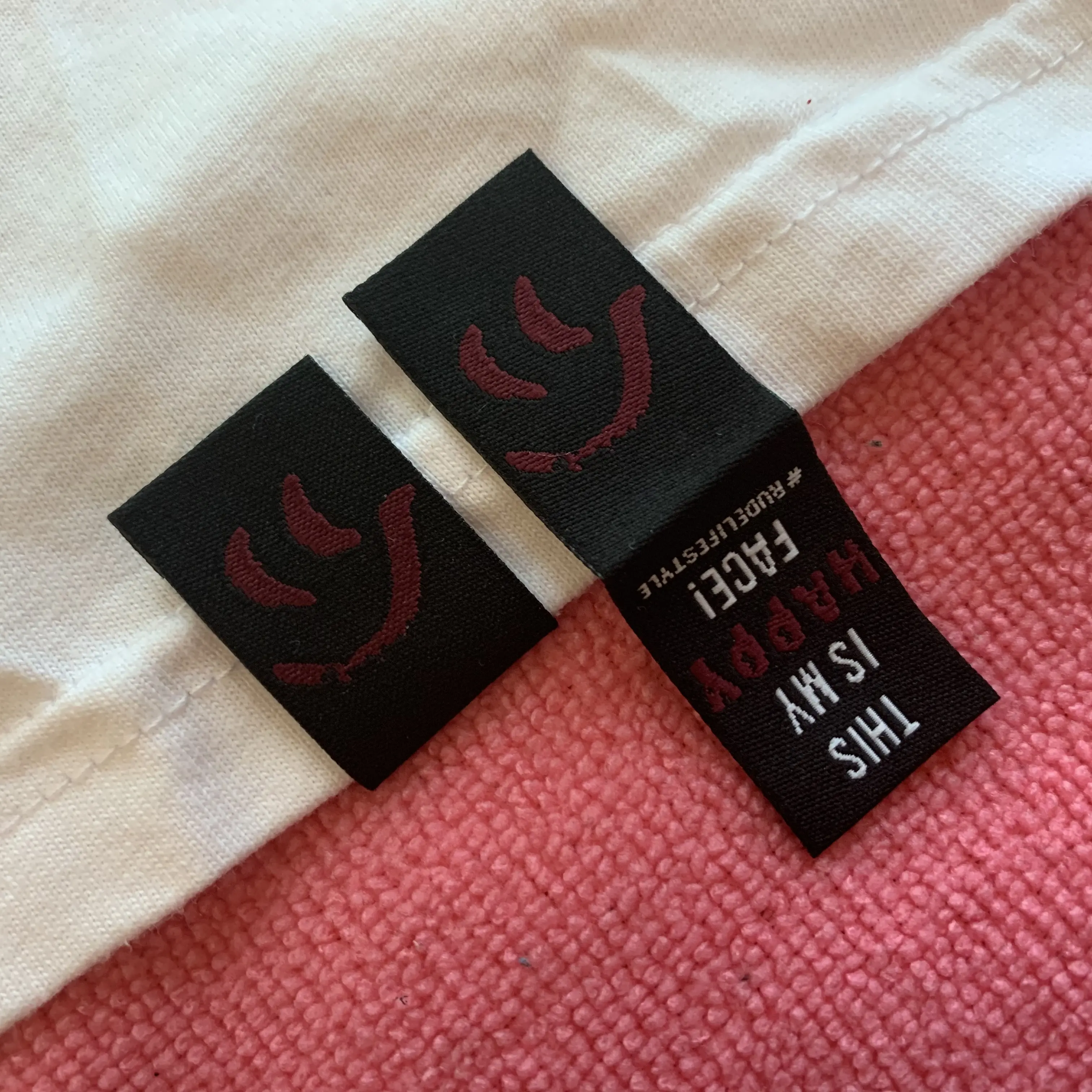Copertina di libro fold taffettà tessuto bordo del tag, su ordinazione del manicotto bordo etichetta per T-Shirt