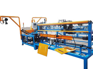 Máquina ciclónica completamente automática para hacer malla galvanizada, máquina para hacer red de hierro, máquina para cercas de alambre - Product Image 3