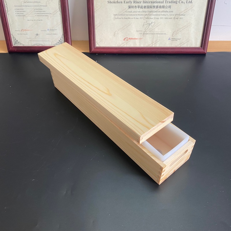 Scatola in legno per pane da 2200 ml + stampo in silicone